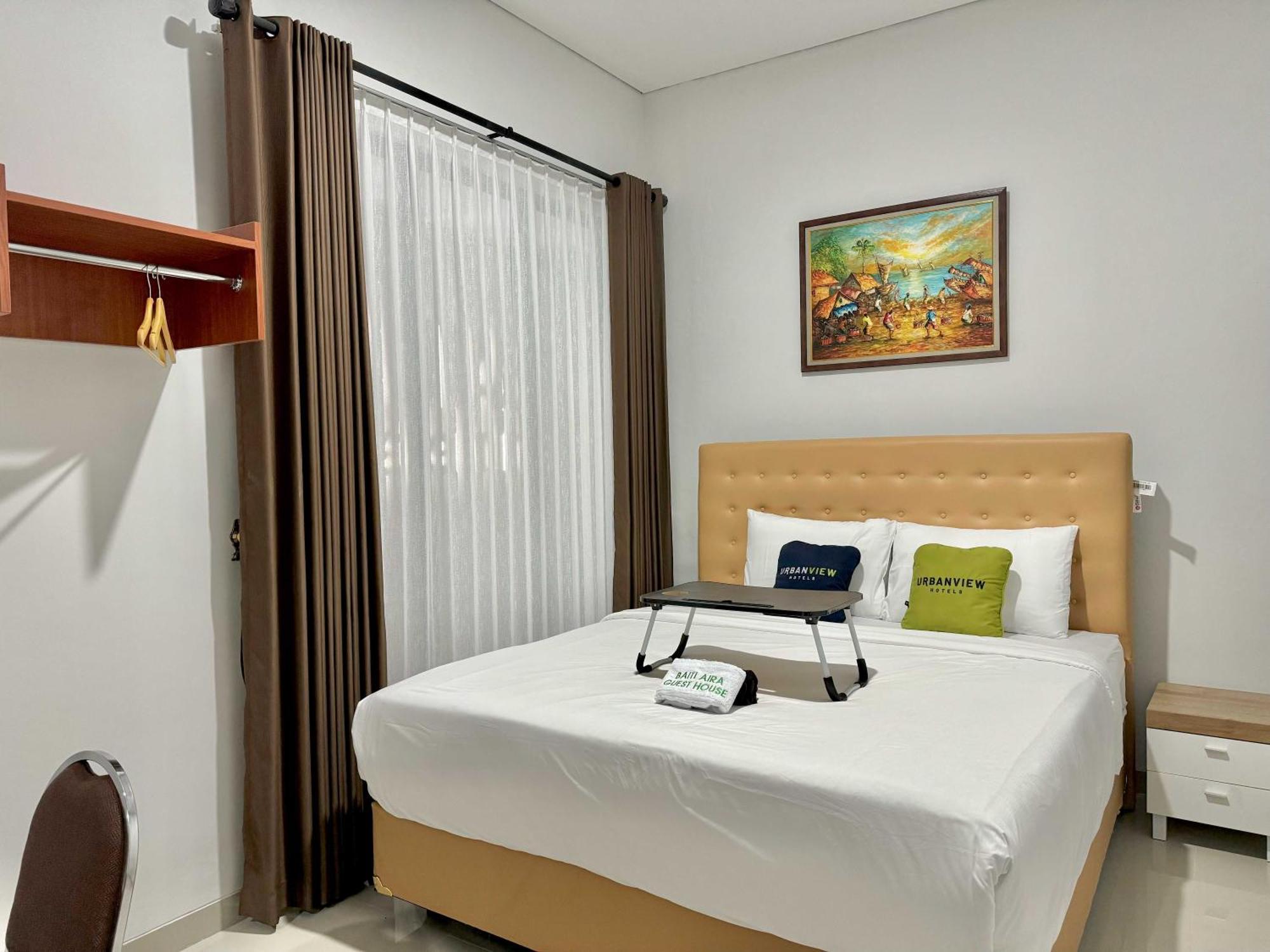 Hotel Urbanview Syariah Near Stadion Manahan 3*